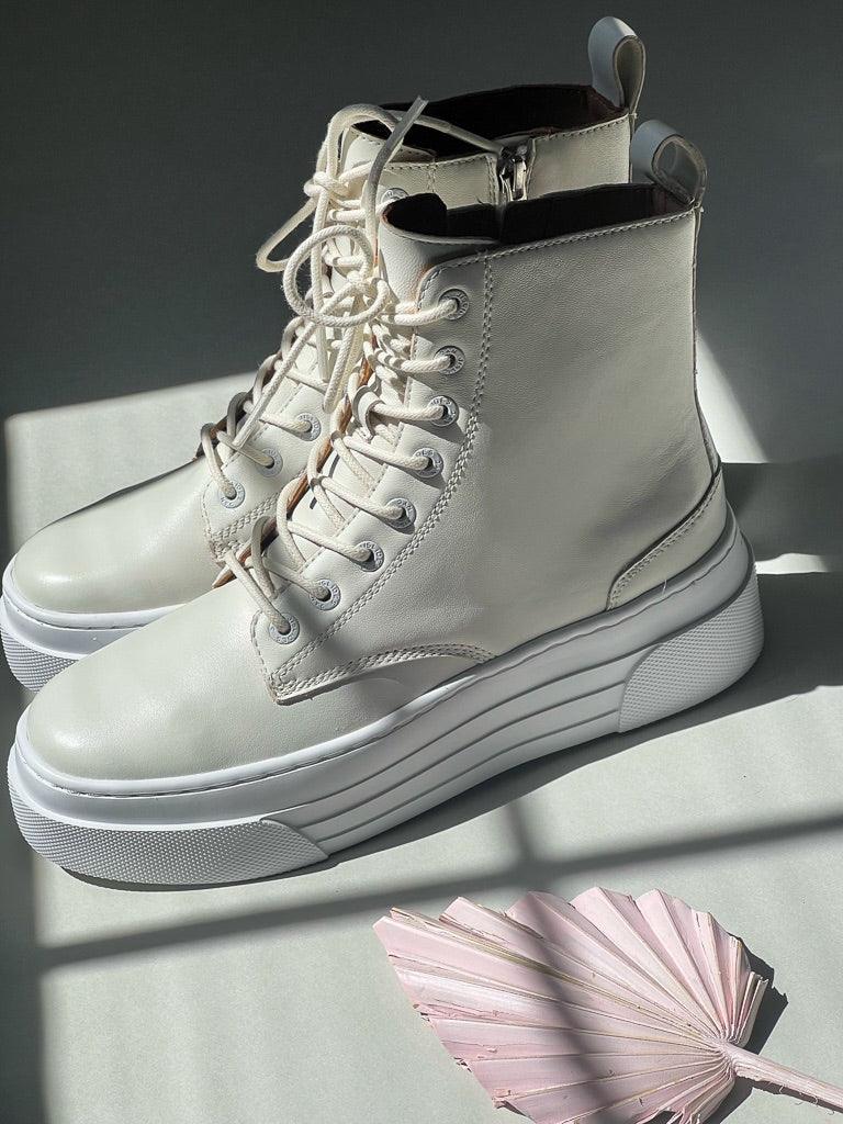 JSlides - Andre Hi-Top Sneaker - Off White - Flutter