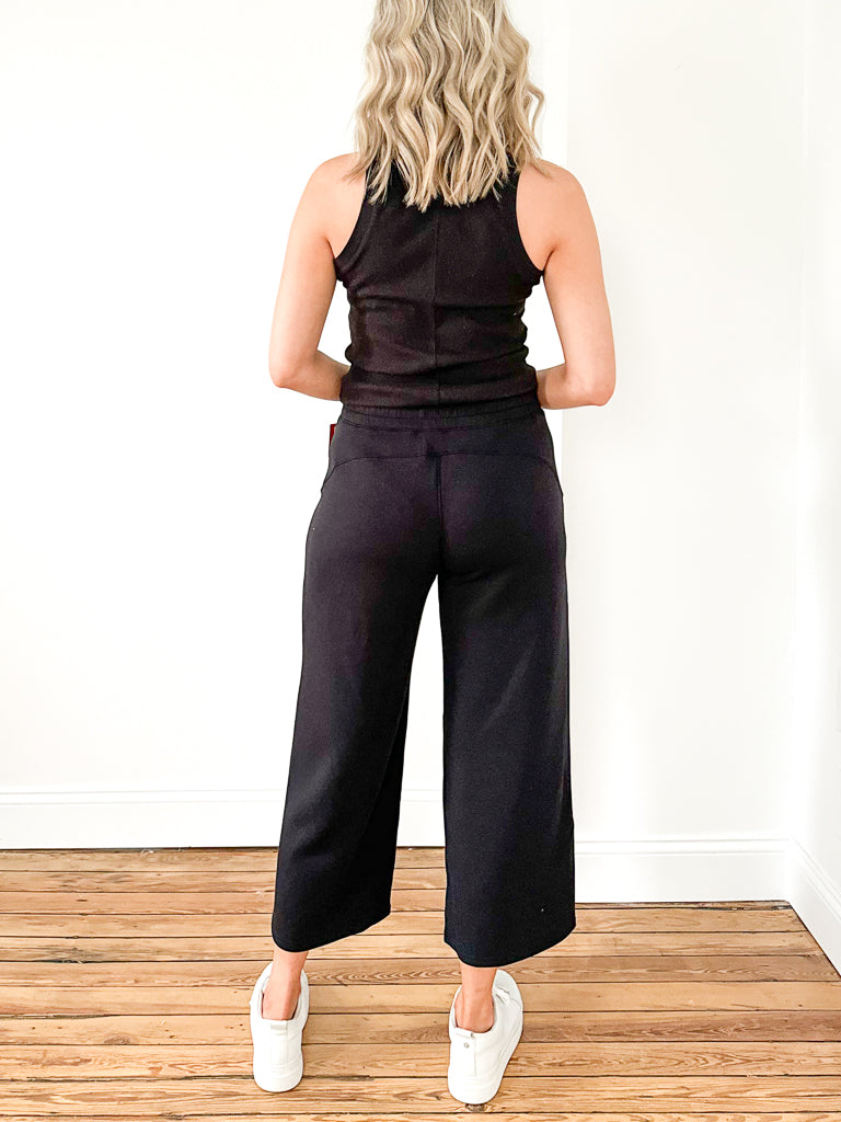 SPANX - Airessentials Cropped Wide Leg Pant- Very Black