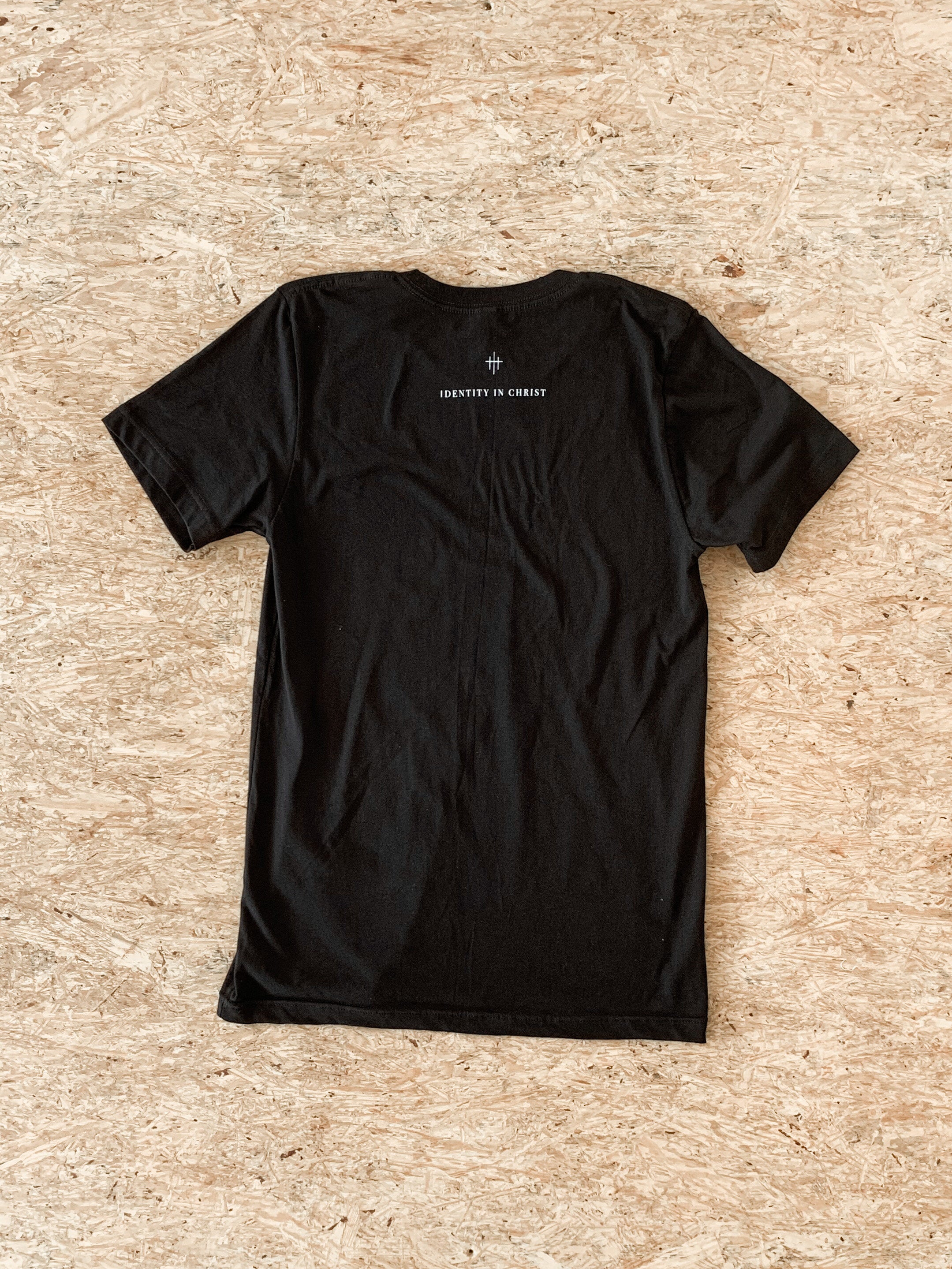 T-Shirt - She Can Laugh - Black - Century Gothic