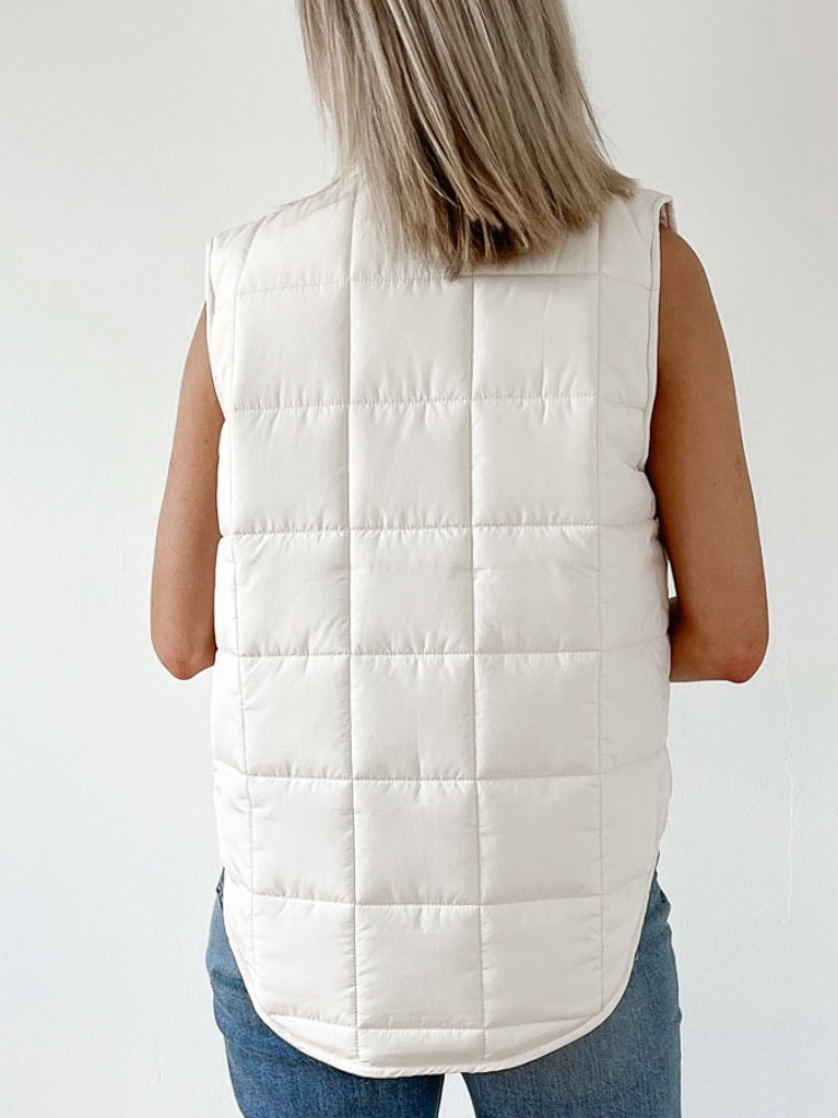 The vest is the perfect everyday layer to keep up with your active lifestyle.