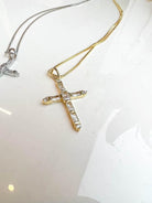 The Baguette Cross Necklace - Gold - Flutter